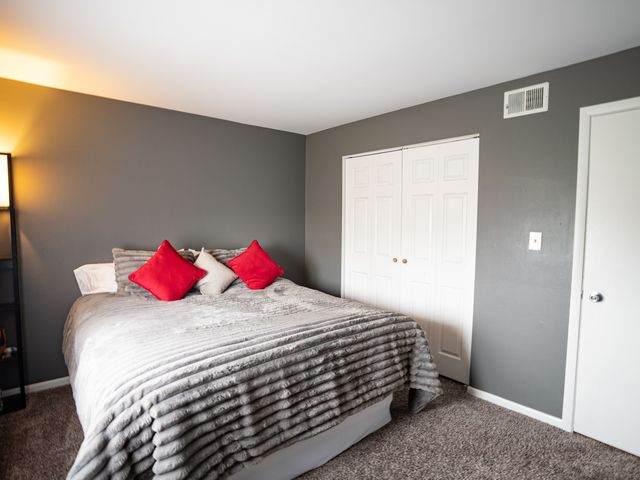 9146 W 140th Street 3NW, Orland Park, IL 60462