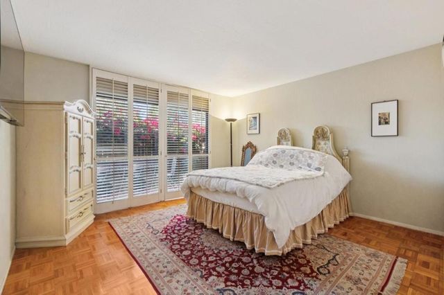 2445 Sharon Oaks Drive, Menlo Park, CA 94025