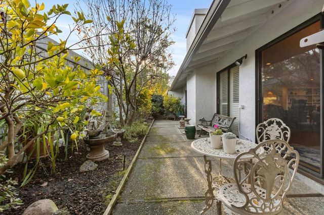 2445 Sharon Oaks Drive, Menlo Park, CA 94025