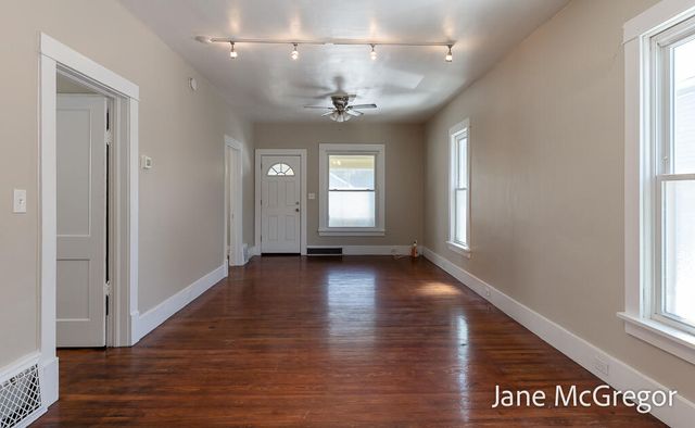 2023 Henry Street, Muskegon, MI 49441