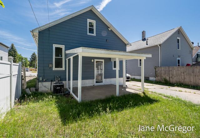 2023 Henry Street, Muskegon, MI 49441