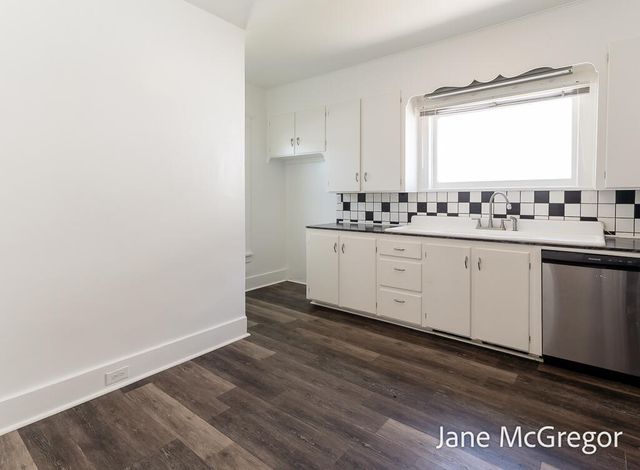 2023 Henry Street, Muskegon, MI 49441