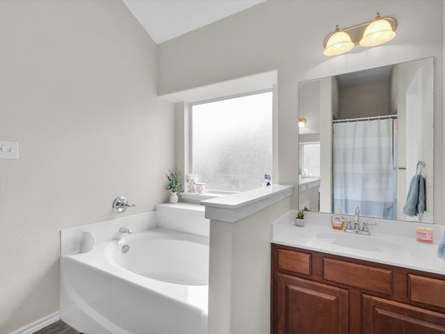 205 King George Road, Ponder, TX 76259