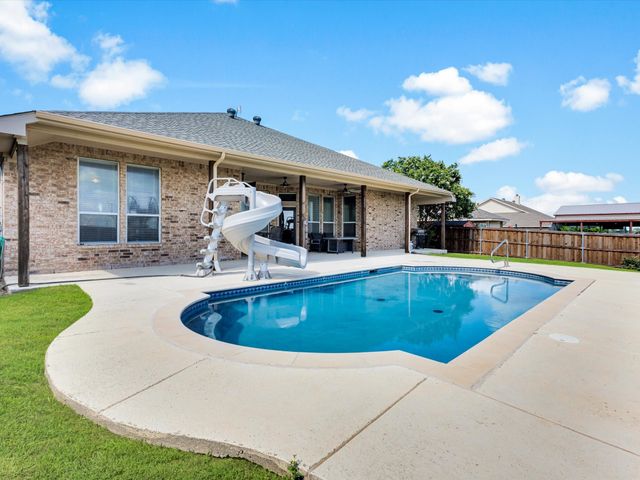 205 King George Road, Ponder, TX 76259