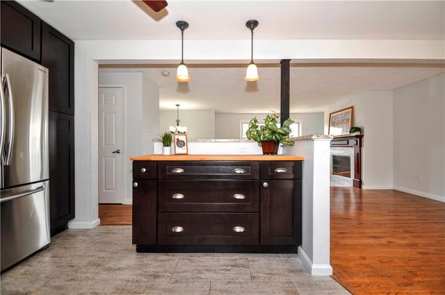 1313 Star Ridge Dr, Upper St Clair, PA 15241