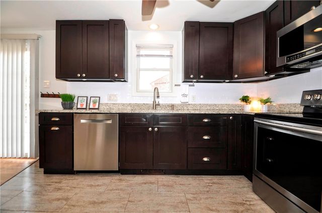 1313 Star Ridge Dr, Upper St Clair, PA 15241