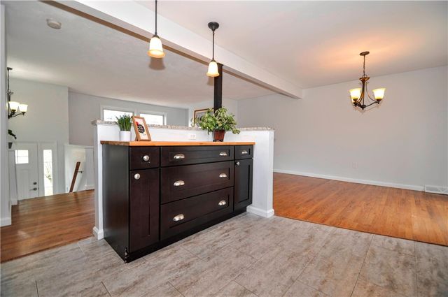 1313 Star Ridge Dr, Upper St Clair, PA 15241