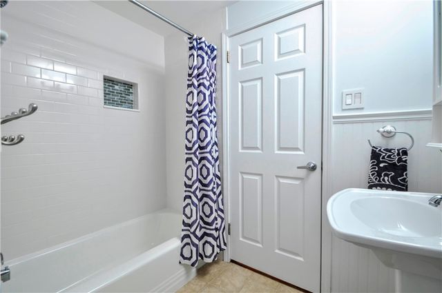 1313 Star Ridge Dr, Upper St Clair, PA 15241