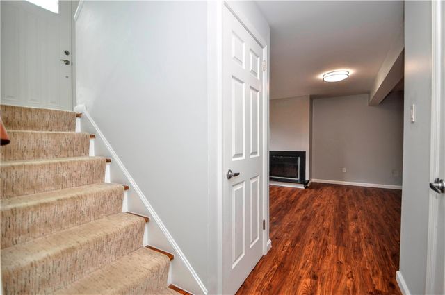 1313 Star Ridge Dr, Upper St Clair, PA 15241