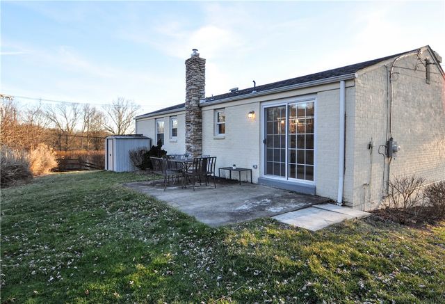 1313 Star Ridge Dr, Upper St Clair, PA 15241