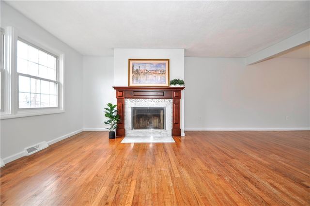 1313 Star Ridge Dr, Upper St Clair, PA 15241