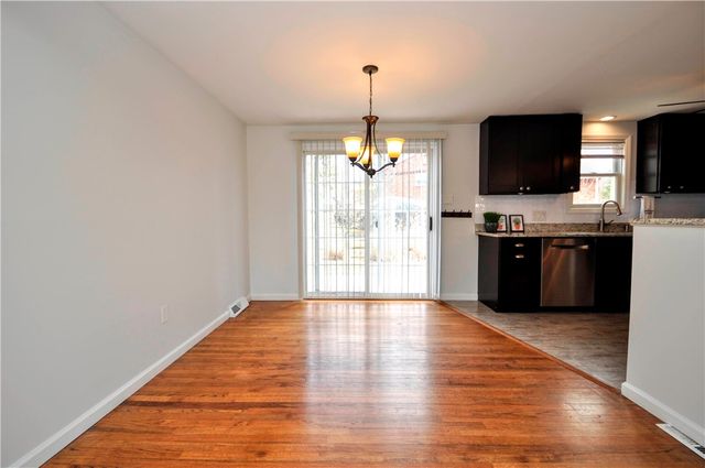 1313 Star Ridge Dr, Upper St Clair, PA 15241