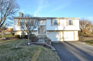 1313 Star Ridge Dr, Upper St Clair, PA 15241