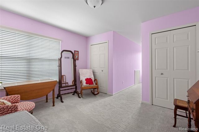 731 E Bluff Court, Rochester Hills, MI 48307