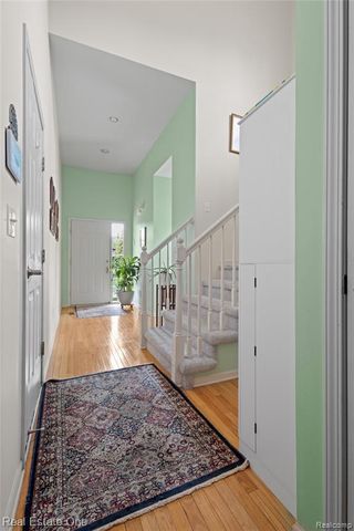 731 E Bluff Court, Rochester Hills, MI 48307