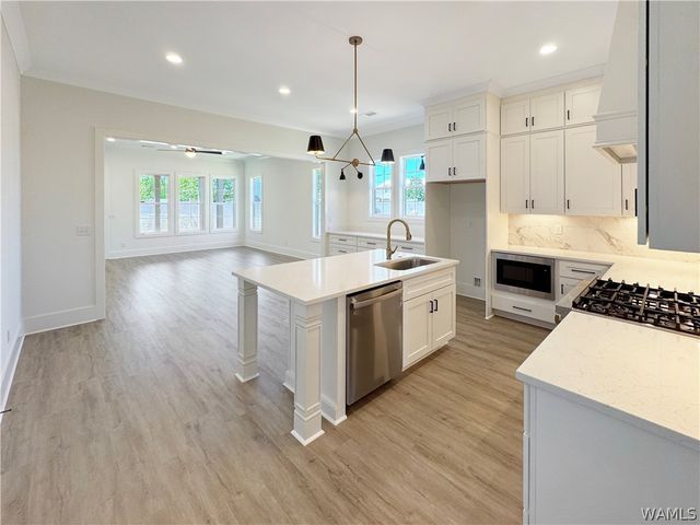 1605 Stillwater, Tuscaloosa, AL 35406