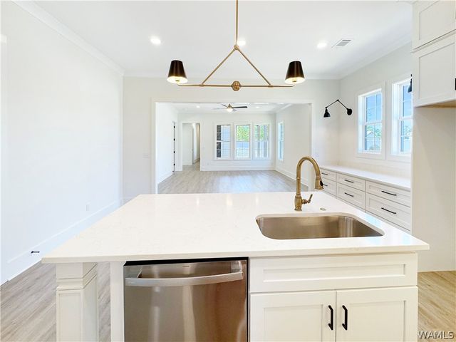 1605 Stillwater, Tuscaloosa, AL 35406