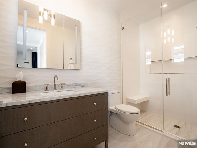 16-18 Paris Avenue 4, Rockleigh, NJ 07647