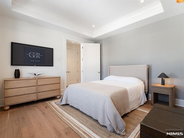 16-18 Paris Avenue 4, Rockleigh, NJ 07647