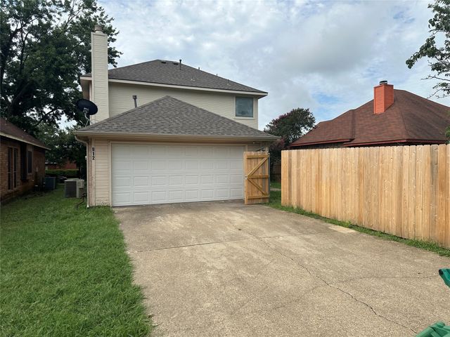 912 Walters Drive, Cedar Hill, TX 75104