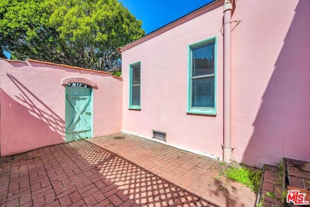 2206 Oak Street, Santa Monica, CA 90405