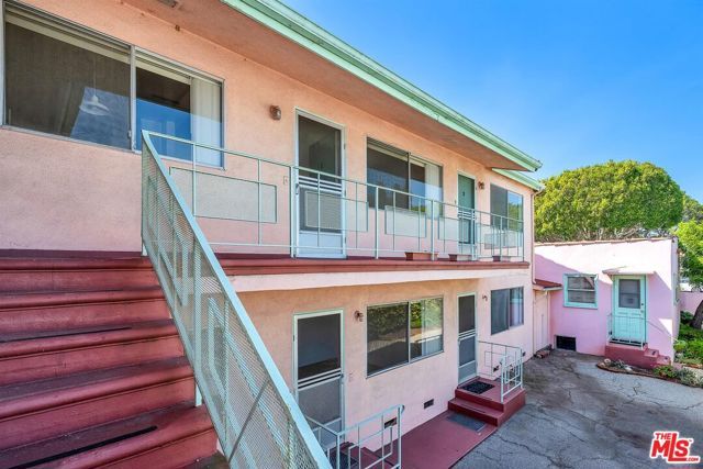 2206 Oak Street, Santa Monica, CA 90405