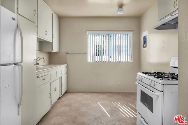 2206 Oak Street, Santa Monica, CA 90405