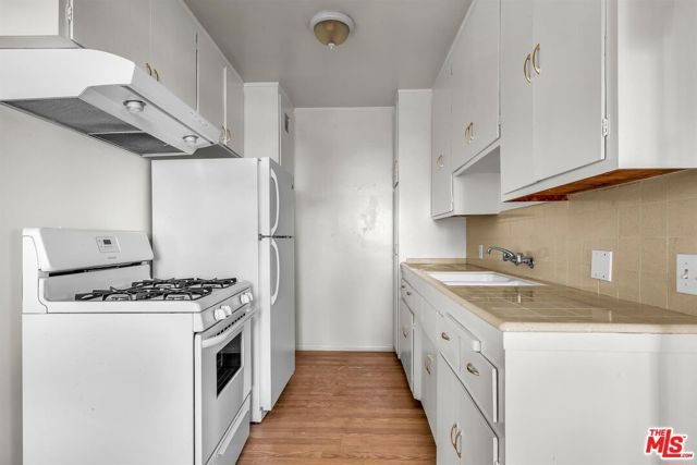 2206 Oak Street, Santa Monica, CA 90405