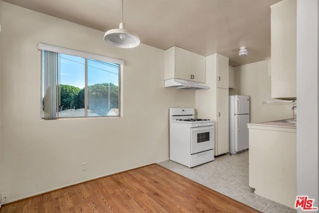 2206 Oak Street, Santa Monica, CA 90405