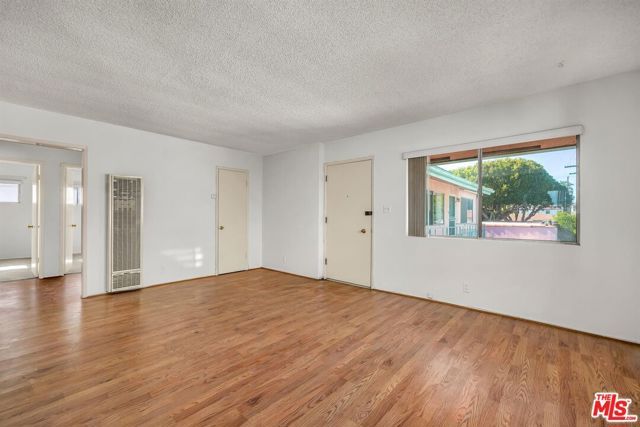 2206 Oak Street, Santa Monica, CA 90405