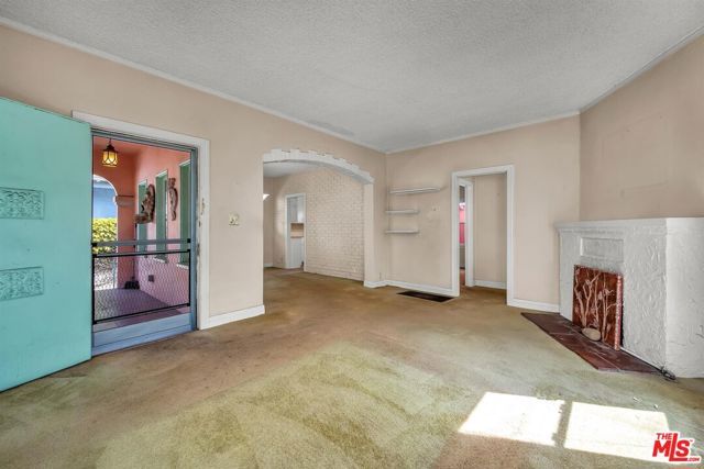 2206 Oak Street, Santa Monica, CA 90405