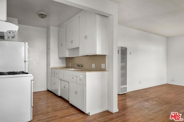 2206 Oak Street, Santa Monica, CA 90405