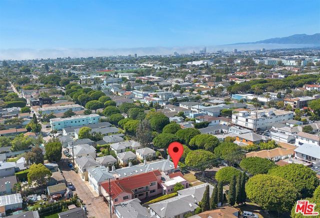 2206 Oak Street, Santa Monica, CA 90405