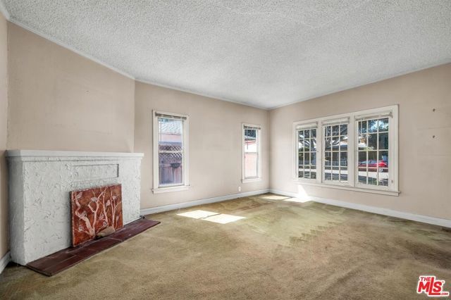 2206 Oak Street, Santa Monica, CA 90405