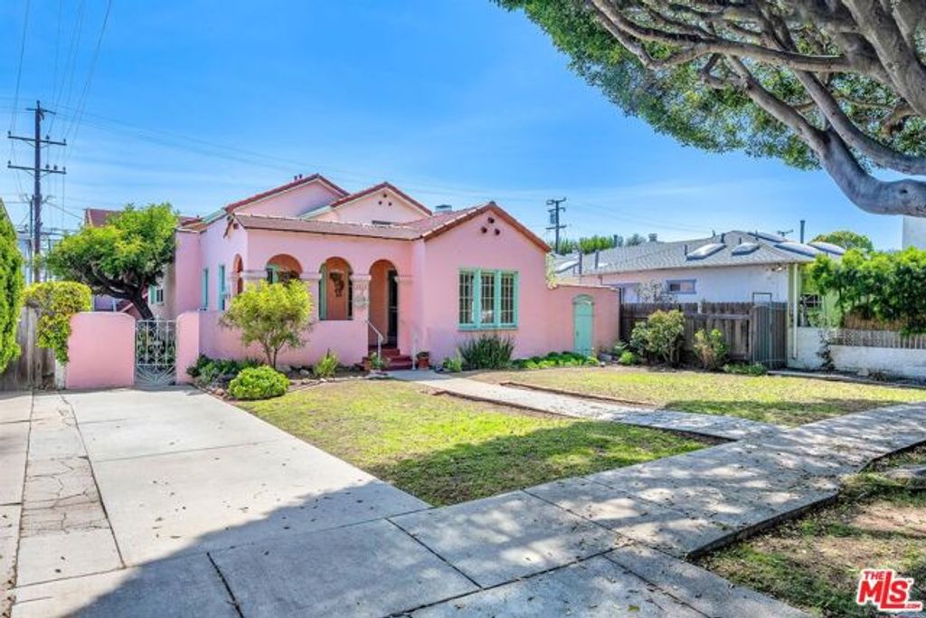 2206 Oak Street, Santa Monica, CA 90405