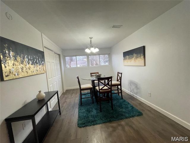 8428 Saint Olaf Drive, St Louis, MO 63134
