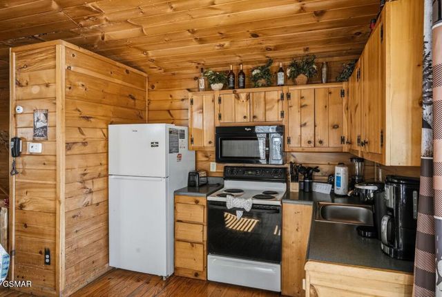 3537 Bear Pen Gap Road, Sevierville, TN 37876