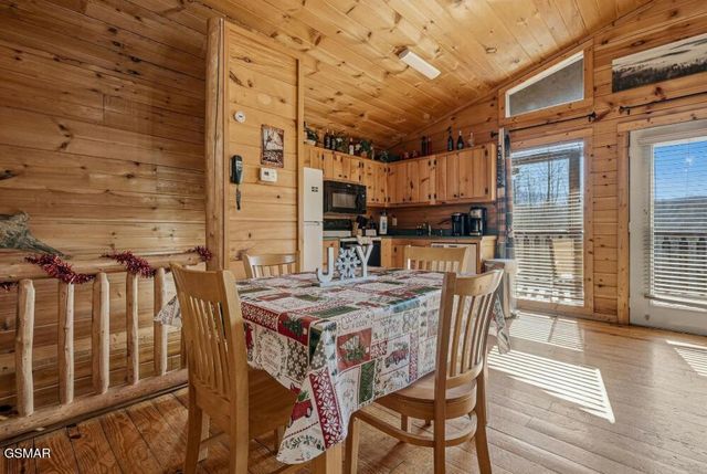 3537 Bear Pen Gap Road, Sevierville, TN 37876