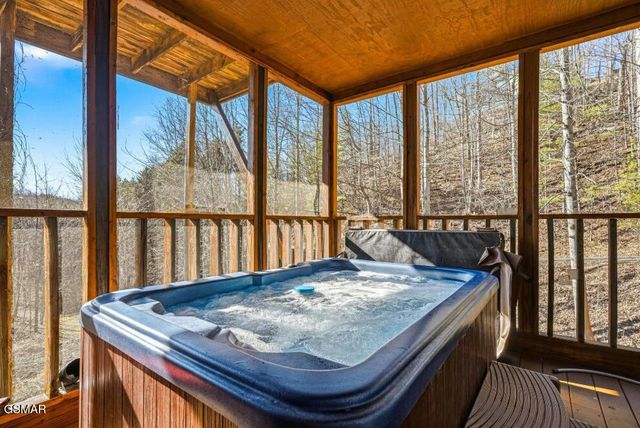 3537 Bear Pen Gap Road, Sevierville, TN 37876