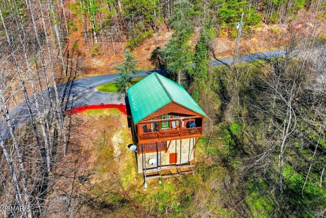 3537 Bear Pen Gap Road, Sevierville, TN 37876