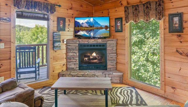 3537 Bear Pen Gap Road, Sevierville, TN 37876