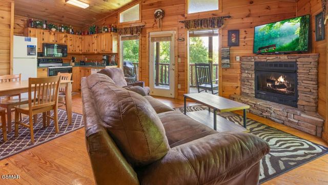 3537 Bear Pen Gap Road, Sevierville, TN 37876