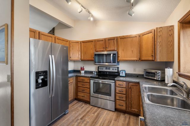 3704 MEADOWBROOK DR, Rapid City, SD 57702