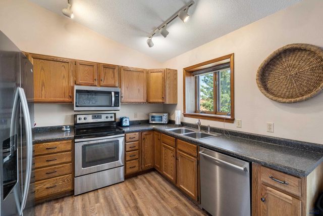 3704 MEADOWBROOK DR, Rapid City, SD 57702