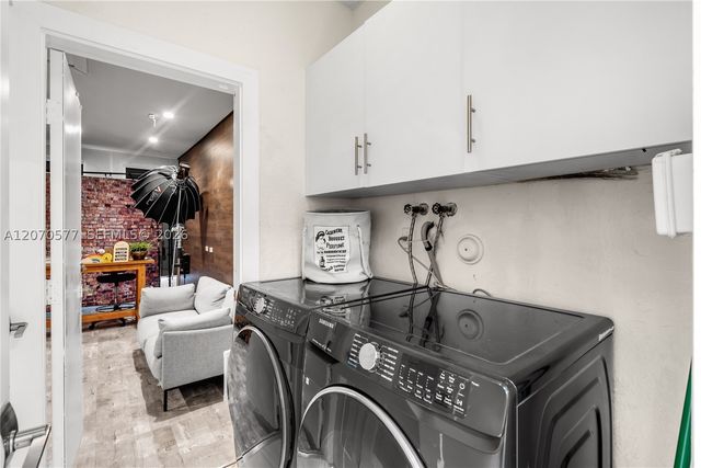 15011 SW 11th St, Miami, FL 33194