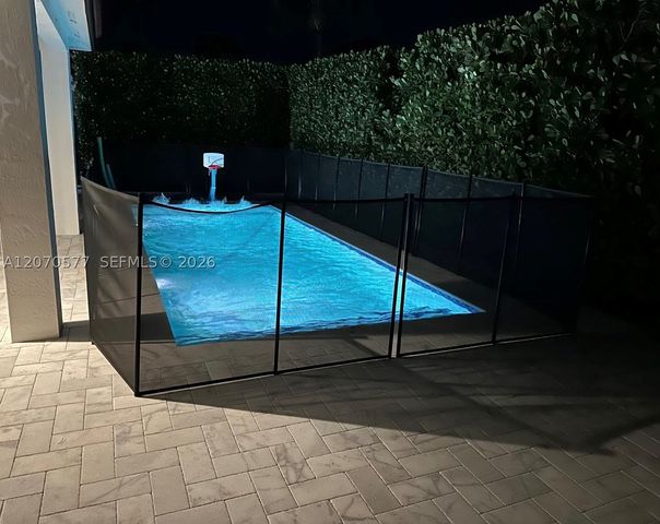 15011 SW 11th St, Miami, FL 33194
