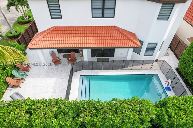 15011 SW 11th St, Miami, FL 33194