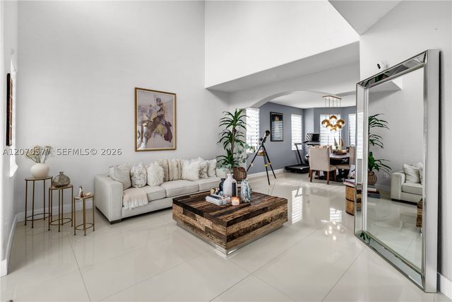 15011 SW 11th St, Miami, FL 33194