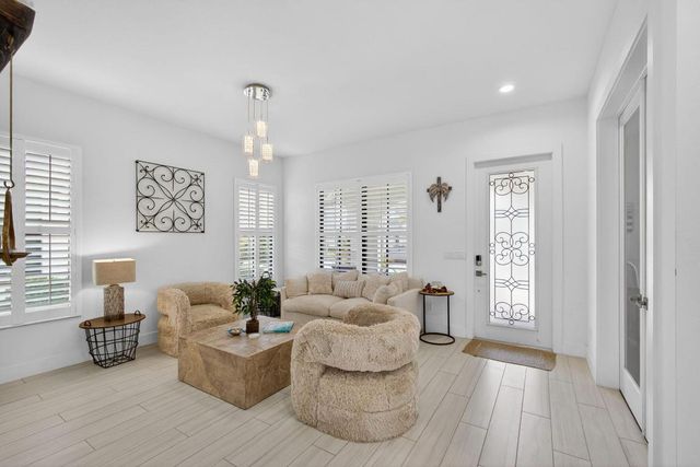 13343 Machiavelli Way, Palm Beach Gardens, FL 33418