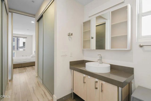 1234 Wilshire Boulevard 330, Los Angeles, CA 90017